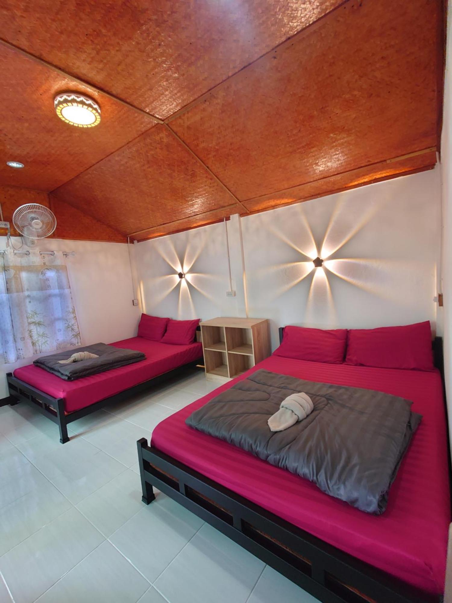 บ้านดินโฮมสเตย์ ปางอุ๋ง Ban Huai Makhuea Som エクステリア 写真